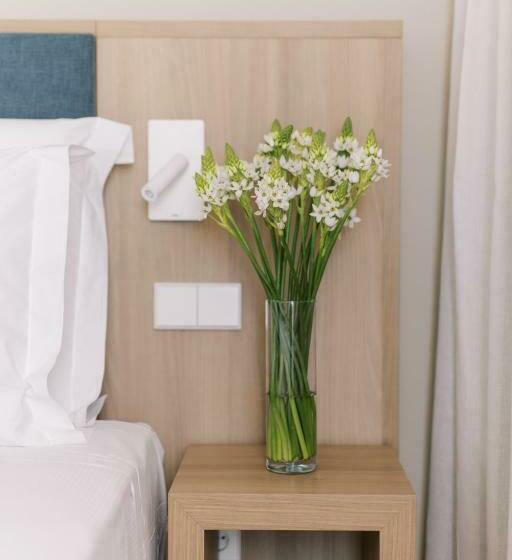 جناح, The Editory by The Sea Troia Comporta