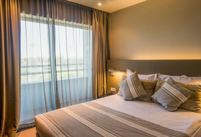 جناح بريميوم, The Editory by The Sea Troia Comporta