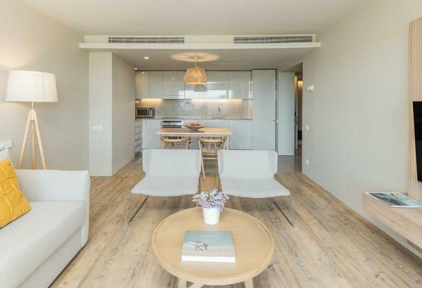 جناح بريميوم مطل علي البحر, The Editory by The Sea Troia Comporta