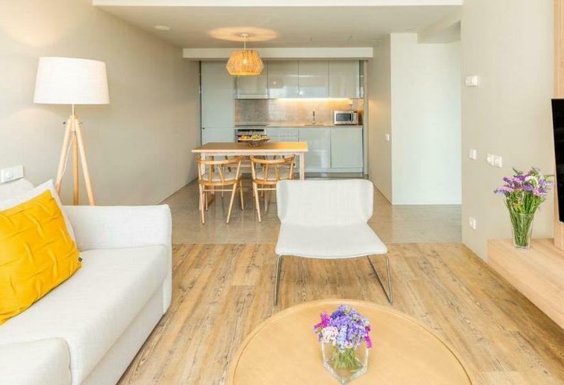 جناح بريميوم مطل علي البحر, The Editory by The Sea Troia Comporta