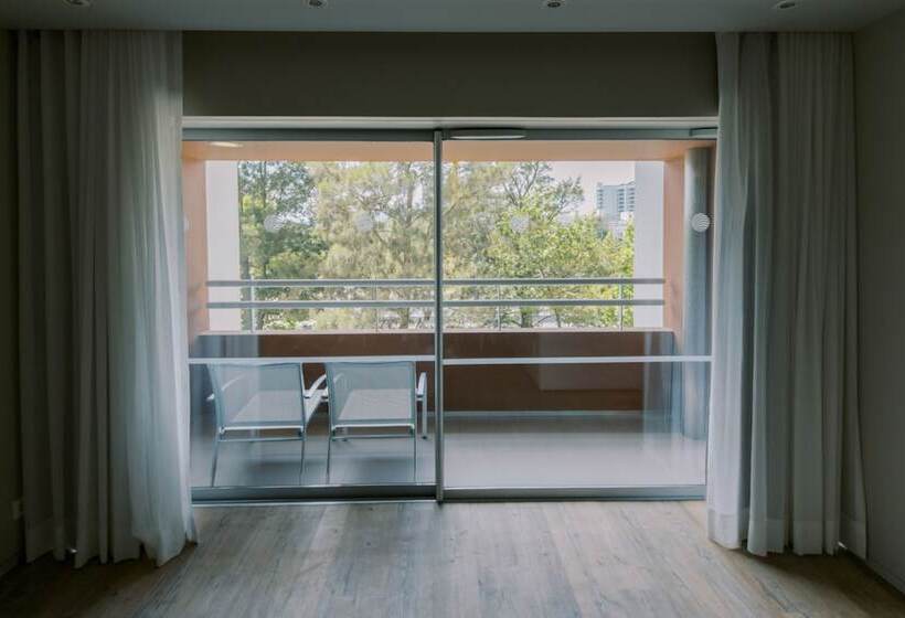 جناح, The Editory by The Sea Troia Comporta