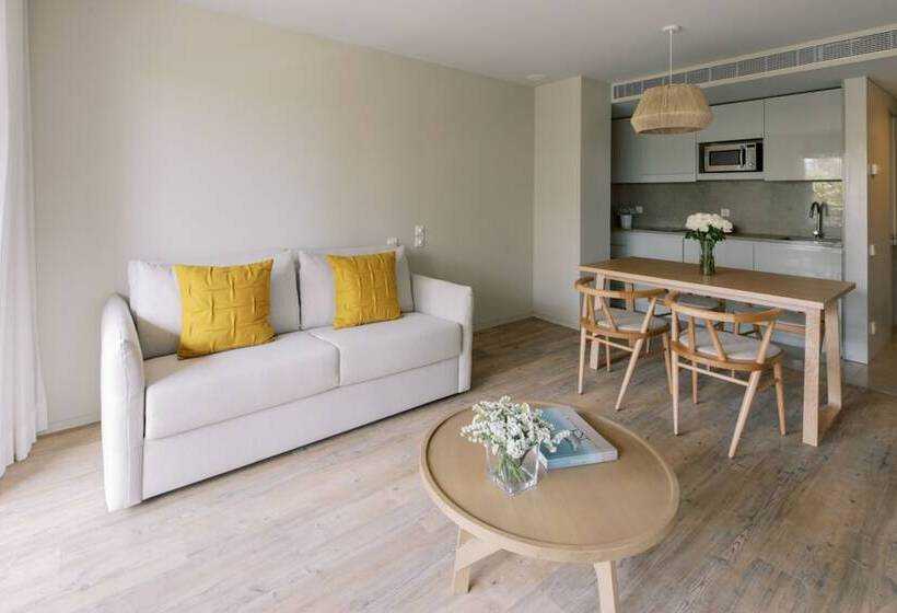 جناح, The Editory by The Sea Troia Comporta