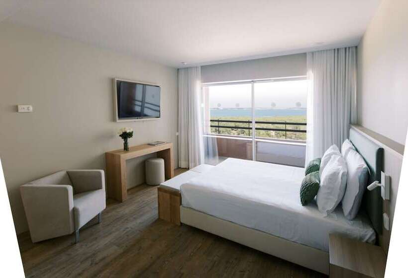 جناح بريميوم غرفتين نوم, The Editory by The Sea Troia Comporta