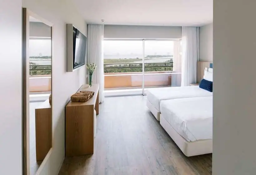 1 Bedroom Premium Apartment River View, The Pearl Troia