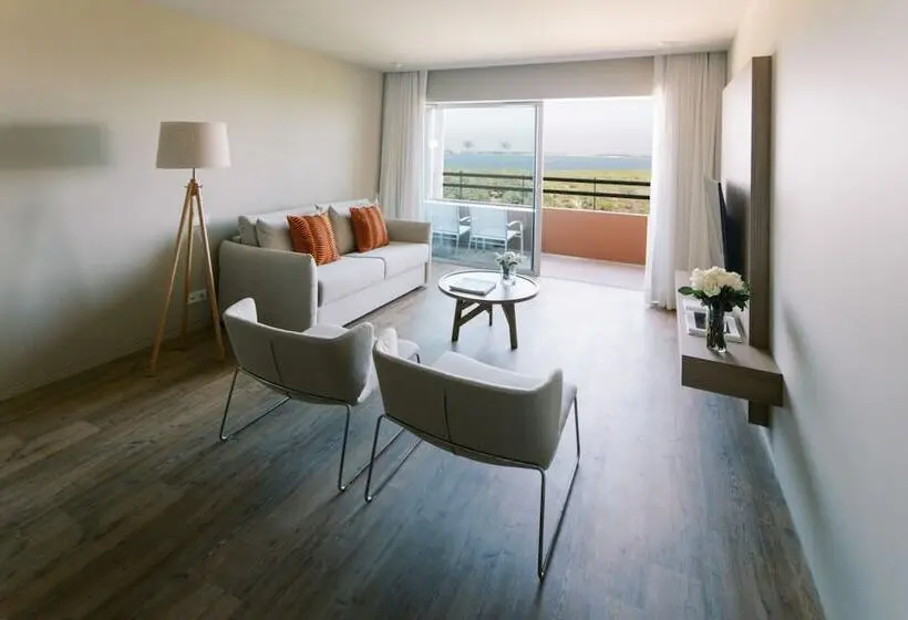 2 Bedrooms Premium Apartment River View, The Pearl Troia