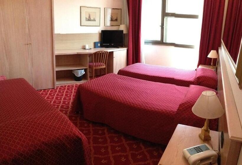 חדר סטנדרט לשלושה, Ih Hotels Milano St. John