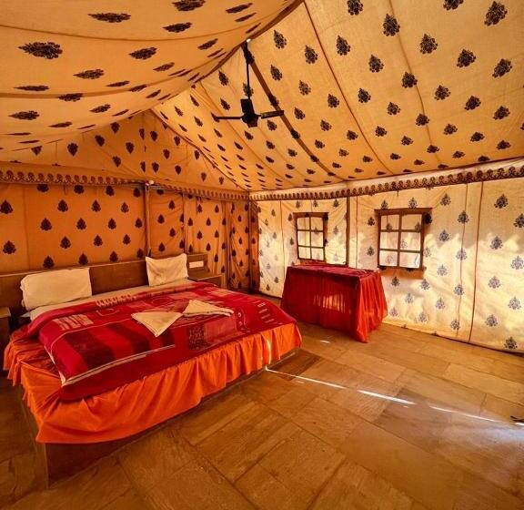 带大床的豪华间, Nk Desert Camp & Resort