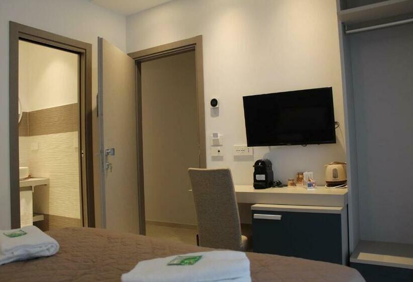 Номер Стандарт с Балконом, Divina Holiday   Rooms