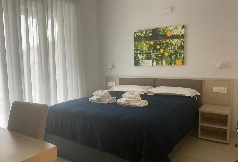 غرفة قياسية مزوَّدة بشُرفة, Divina Holiday   Rooms