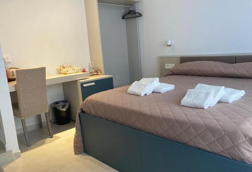 غرفة قياسية مزوَّدة بشُرفة, Divina Holiday   Rooms