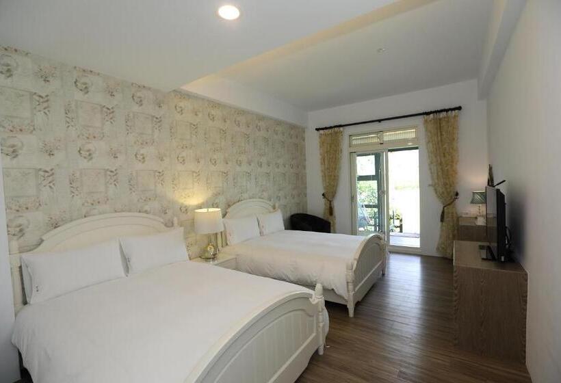 اتاق استاندارد چهار تخته, Amy+ Bnb