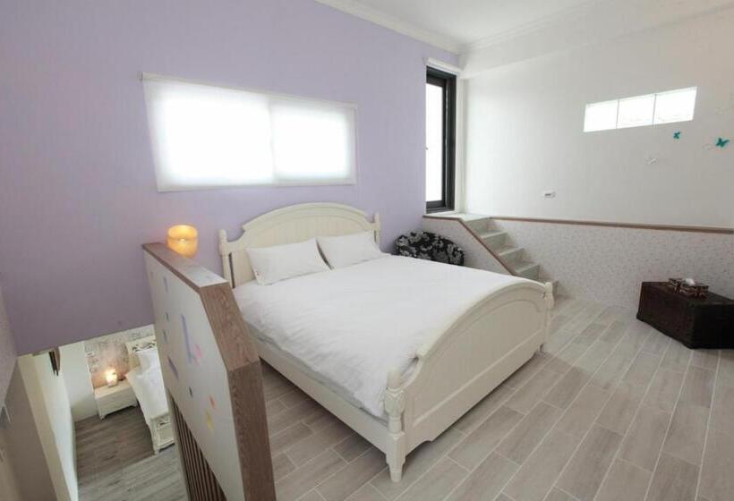 اتاق خانوادگی, Amy+ Bnb