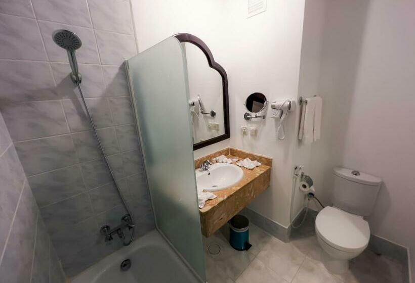 اتاق لوکس, Petra Castle