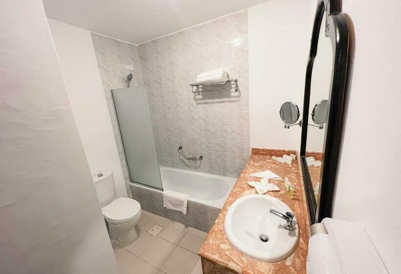 اتاق لوکس یک تخته, Petra Castle