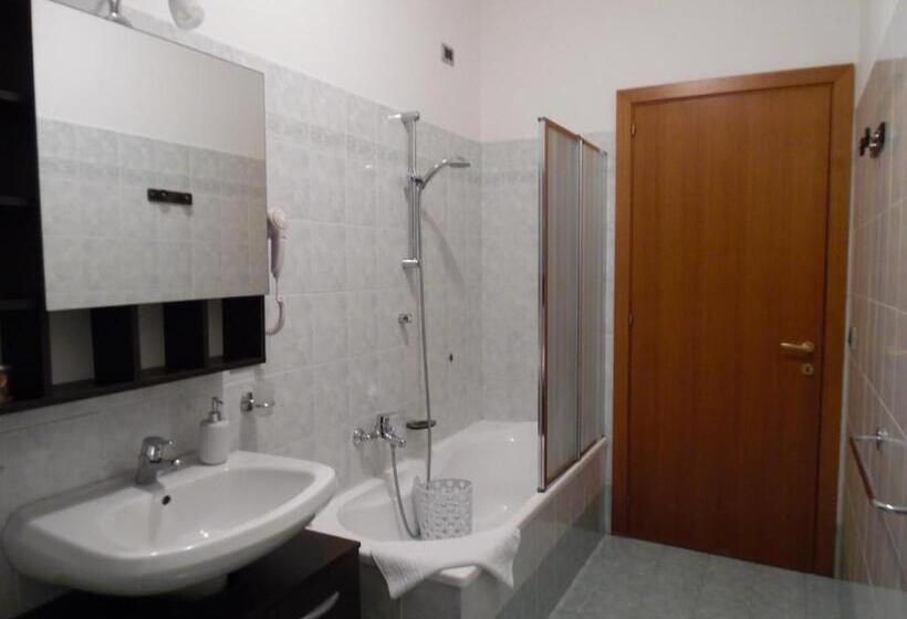 Номер Стандарт, Acquamarina B&b