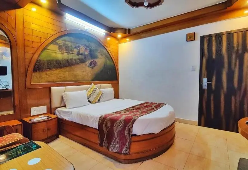 اتاق لوکس, Auckland Hotel And Restaurant Near Mall Road