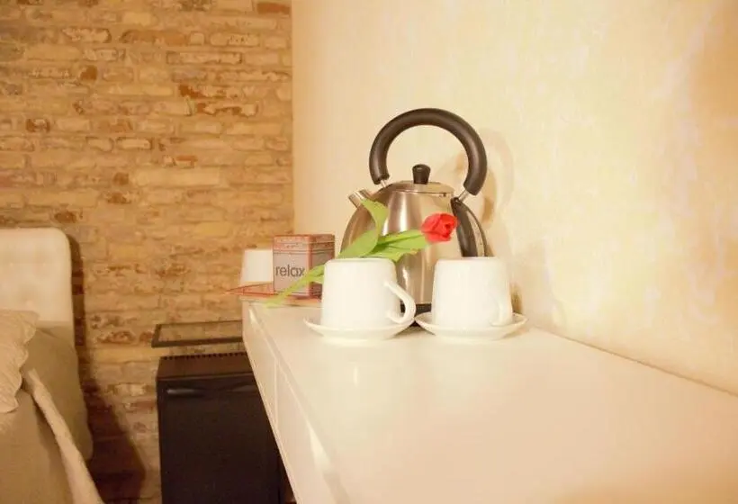 キングサイズベッドのスタンダードルーム, B&b Casa Fanny Riviera Del Conero