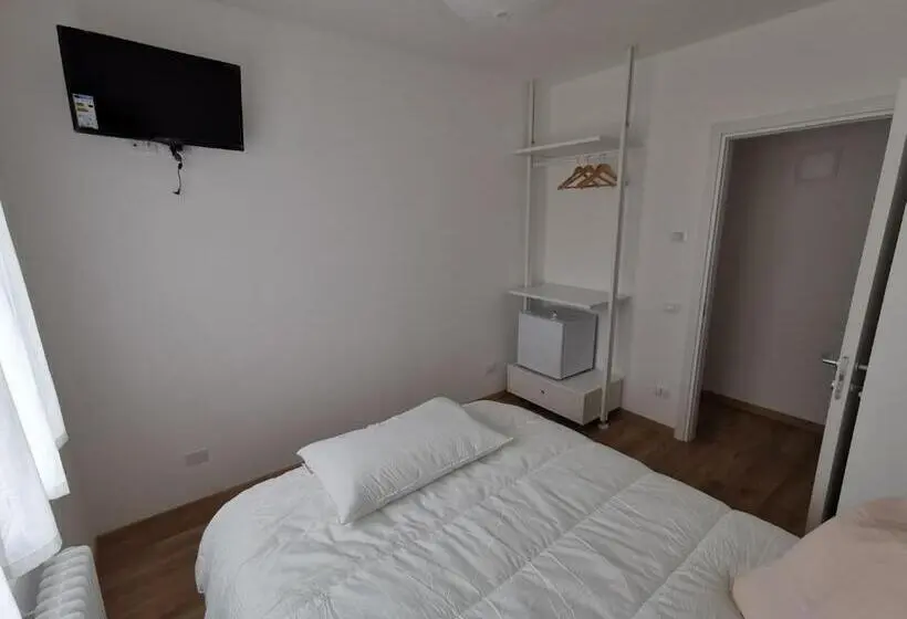 Standard room with outdoor bath, B&b Desdema