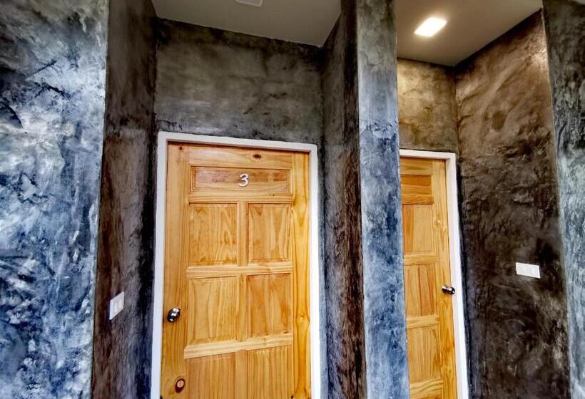 Номер Стандарт с Балконом, Baan Naratawan