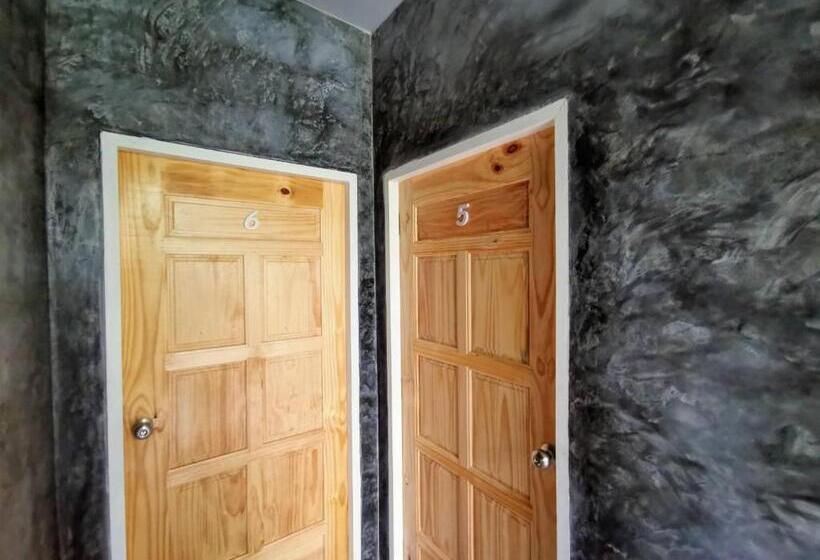 Номер Deluxe Вид на Море, Baan Naratawan