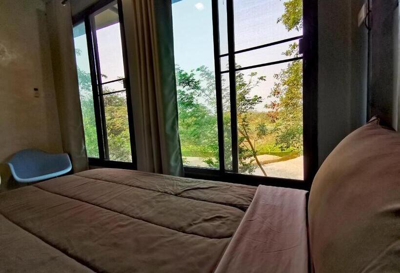 Номер Deluxe Вид на Море, Baan Naratawan