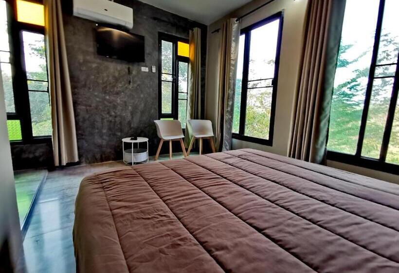 Номер Стандарт Вид на Горы, Baan Naratawan