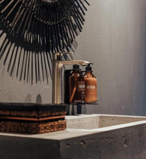 اتاق لوکس, Sui Boutique