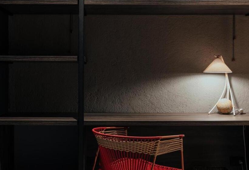 اتاق لوکس, Sui Boutique