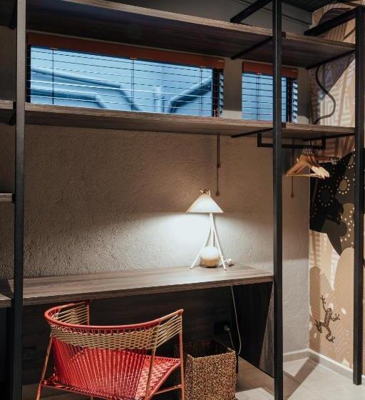 اتاق لوکس, Sui Boutique