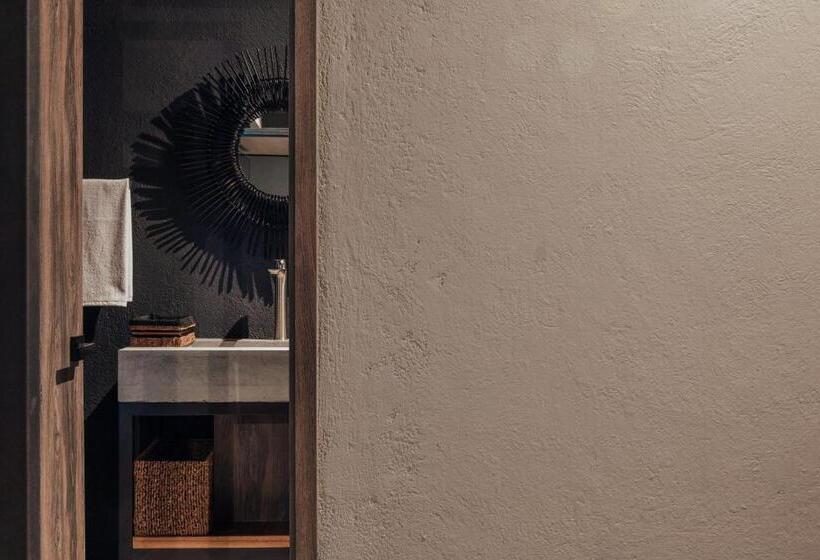 سوییت خانوادگی, Sui Boutique