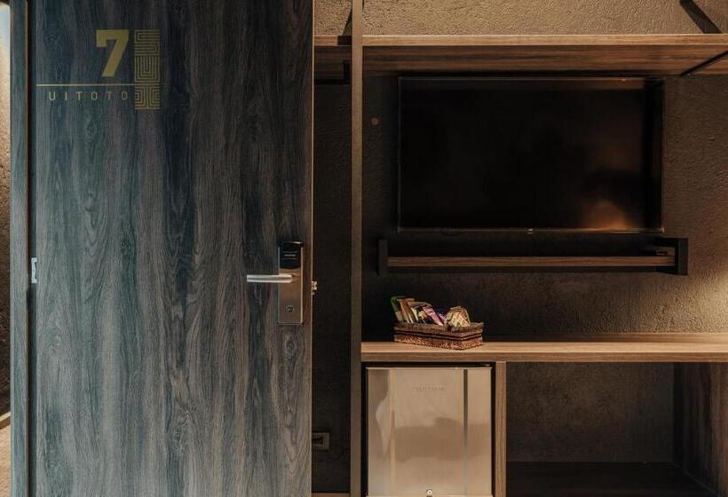 سوئیت با بالکن, Sui Boutique