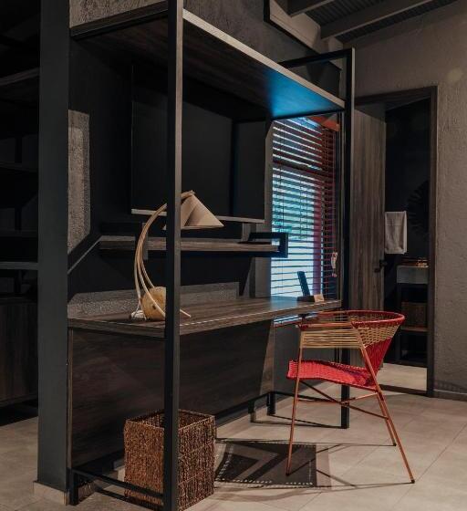 سوییت خانوادگی, Sui Boutique