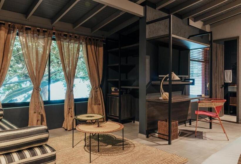 سوییت خانوادگی, Sui Boutique