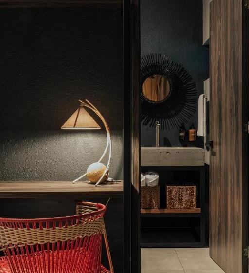 سوئیت با بالکن, Sui Boutique