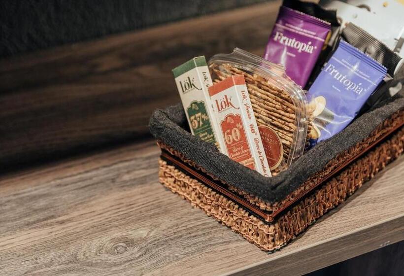 سوئیت با بالکن, Sui Boutique