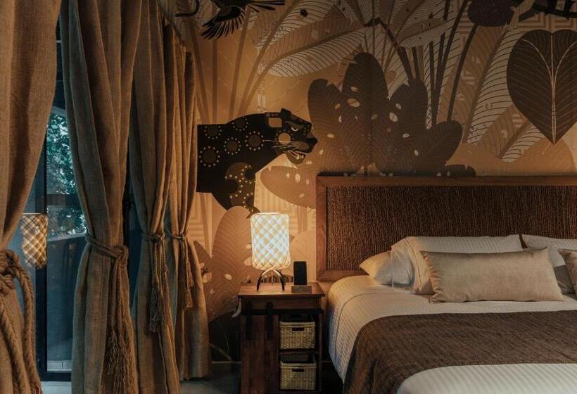 سوئیت با بالکن, Sui Boutique