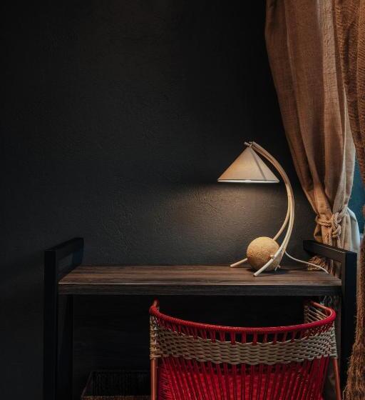 اتاق لوکس, Sui Boutique