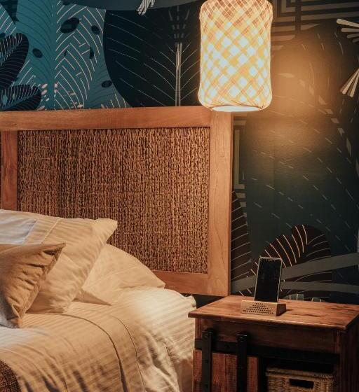 اتاق لوکس, Sui Boutique