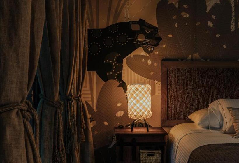 سوئیت با بالکن, Sui Boutique