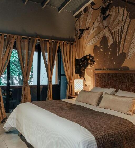 سوئیت با بالکن, Sui Boutique