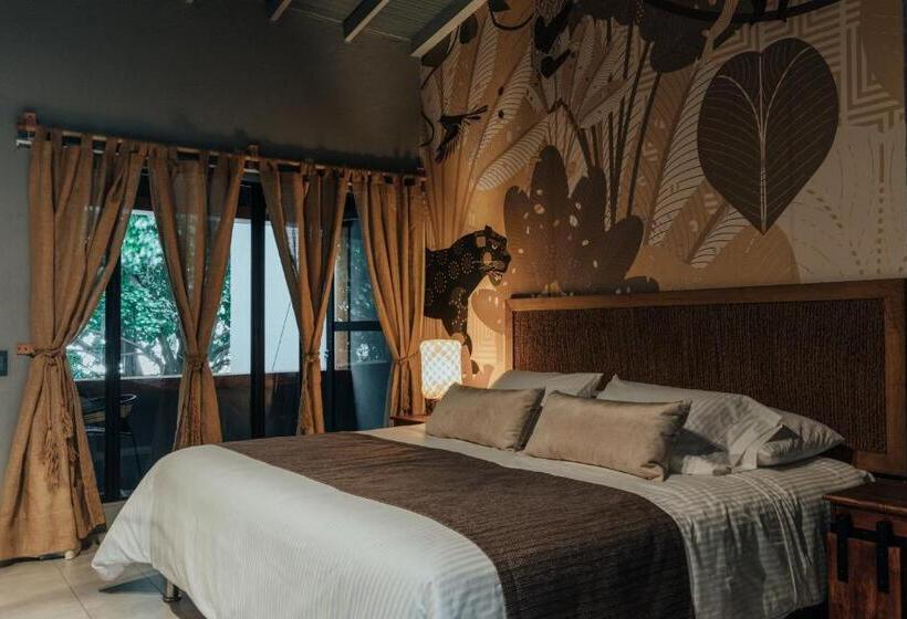 سوئیت با بالکن, Sui Boutique