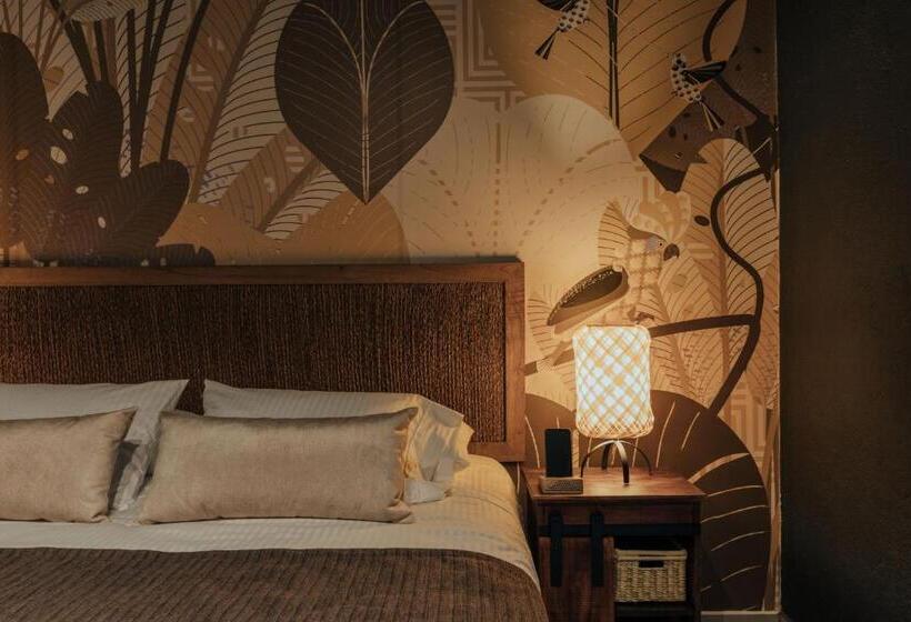 سوئیت با بالکن, Sui Boutique