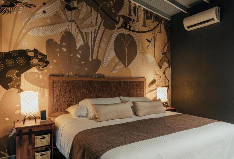 سوئیت با بالکن, Sui Boutique