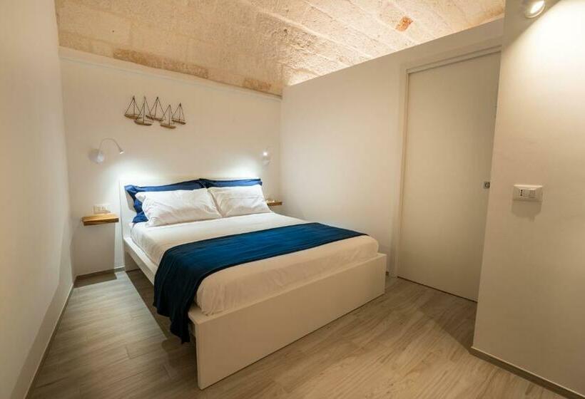 Четырехместный Номер Стандарт с Балконом, Vico Blu