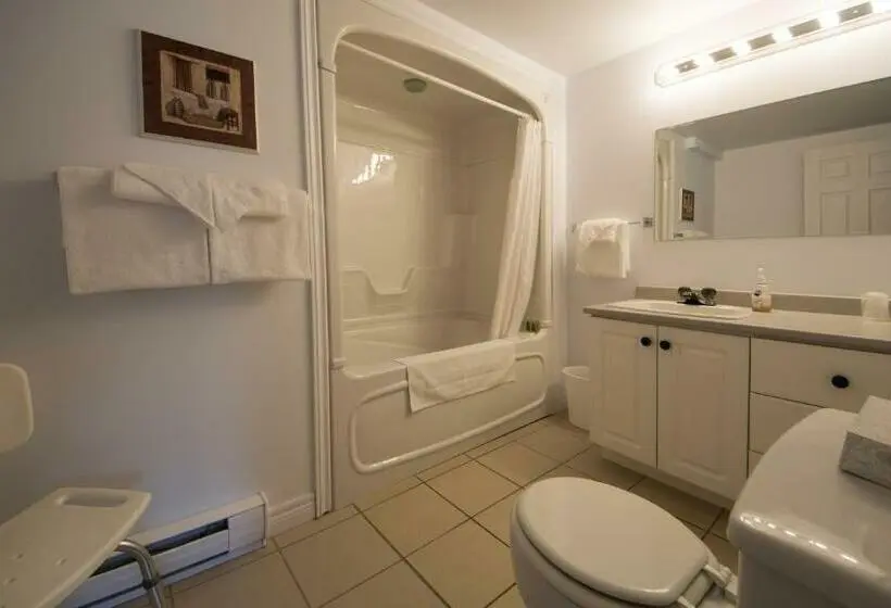 Standard-studio, Auberge Doucet Inn
