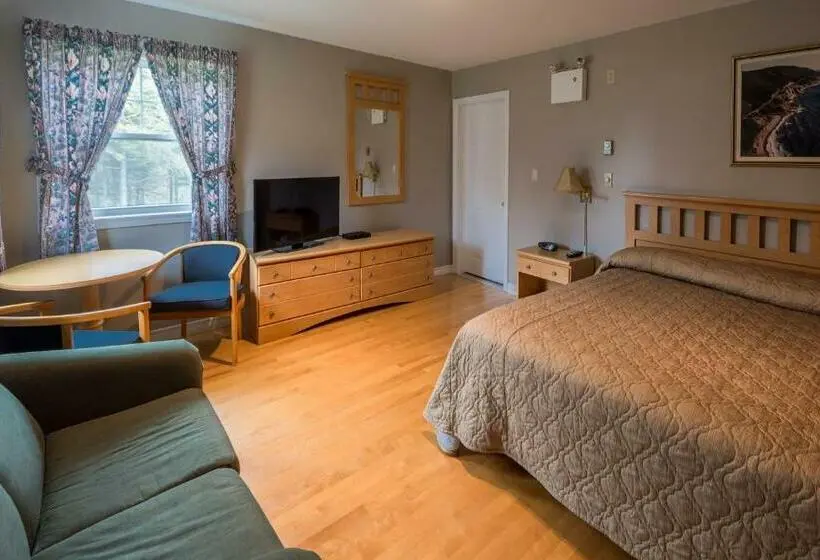Standard-studio, Auberge Doucet Inn