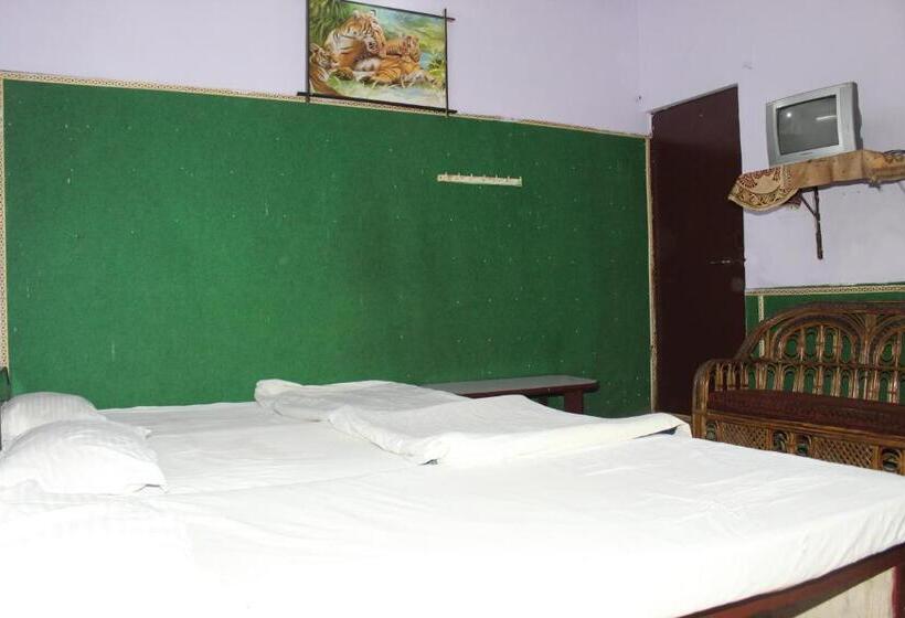 デラックスルーム, Raj