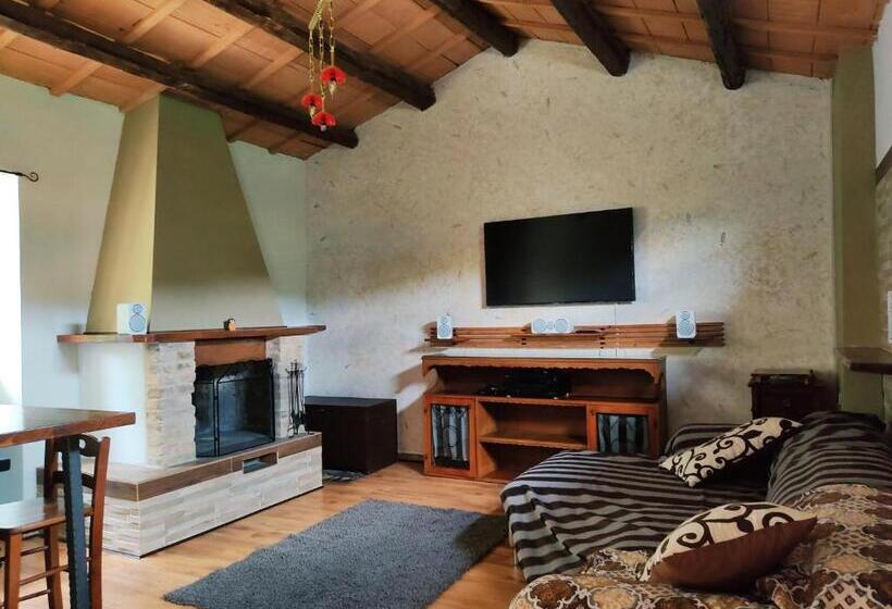 דירת חדר נוף לגינה, Il Corbezzolo