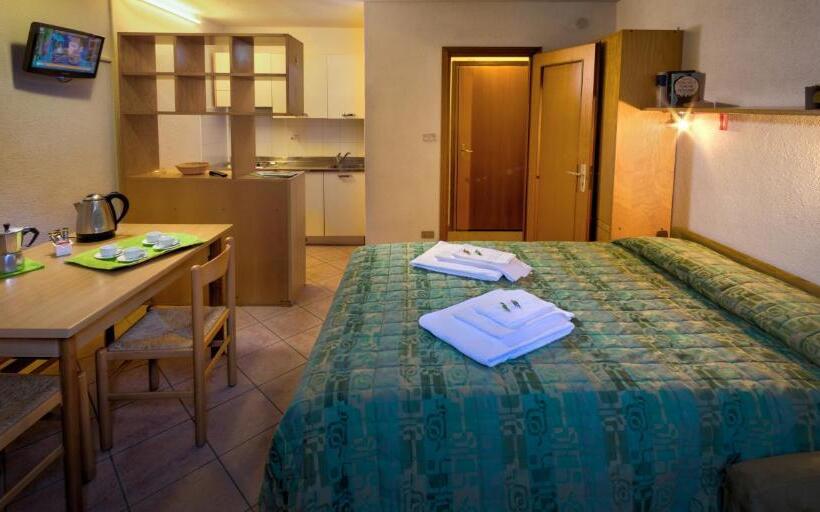 דירת חדר, Residence Kristall