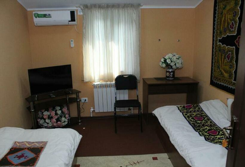 اتاق استاندارد سه نفره, National Hostel